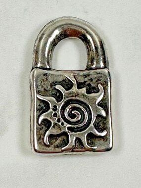UNO de 50 Silver Sunlock Sun Burst Padlock Charm!